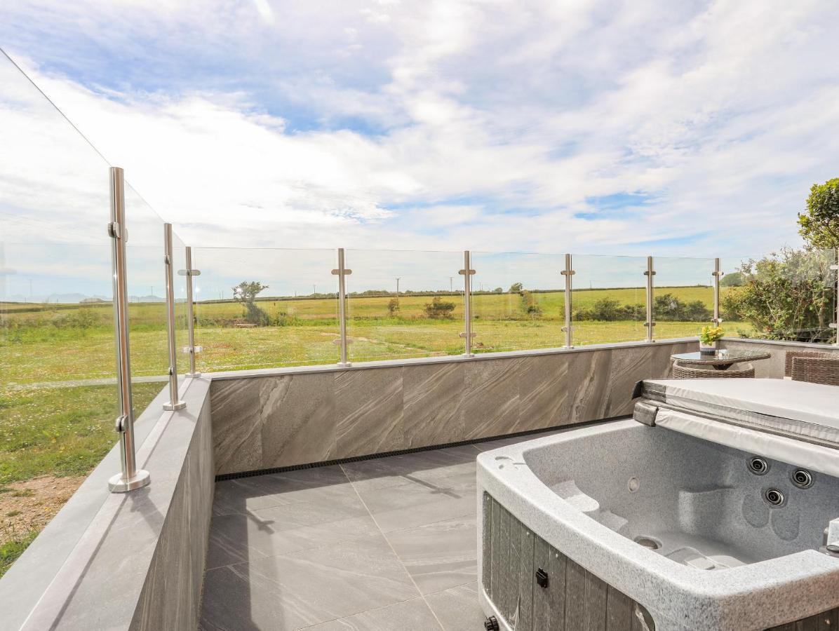 Caban Cariad Holyhead Esterno foto